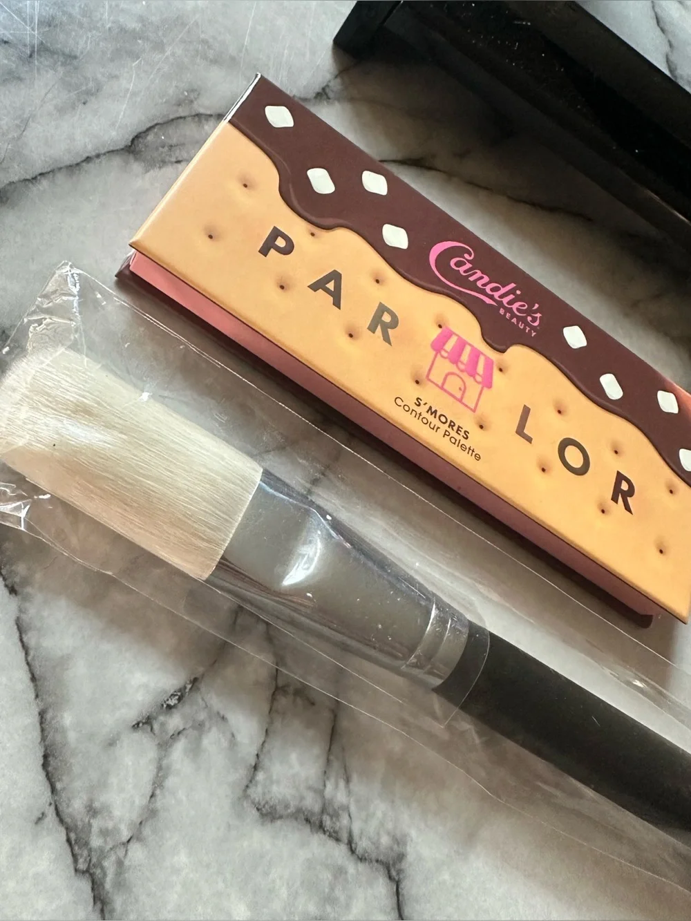 Candie's Beauty Parlor S'mores Contour Palette. 3-in-1 face palette